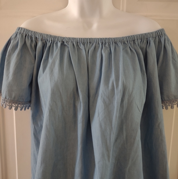 Joy Joy Denim Off of Shoulder Blouse. Size M. 🆕 - Picture 4 of 7